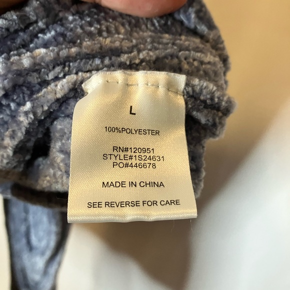 Hippie Rose Women’s Sweater Light Blue Size Large - Picture 3 of 9